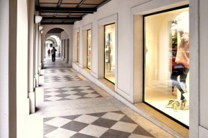 Thiết kế shop thời trang hiện đại kết hợp cổ điển Ferracin- Italy